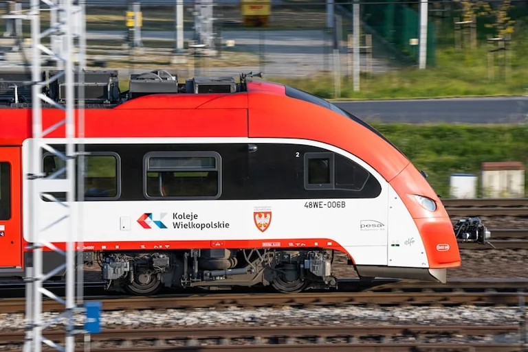 Kraków–Warszawa szybciej, ale od niedzieli ruszą też autobusy